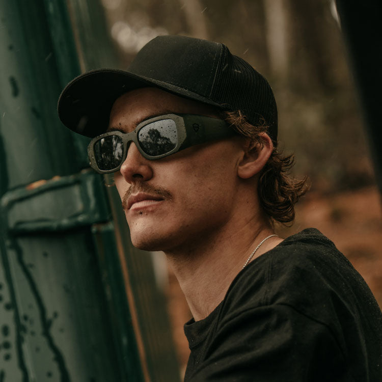 Auras Matte Moss Green Frame Polarised Lens