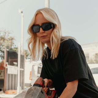 Auras Black Frame Grey Polarised Lens